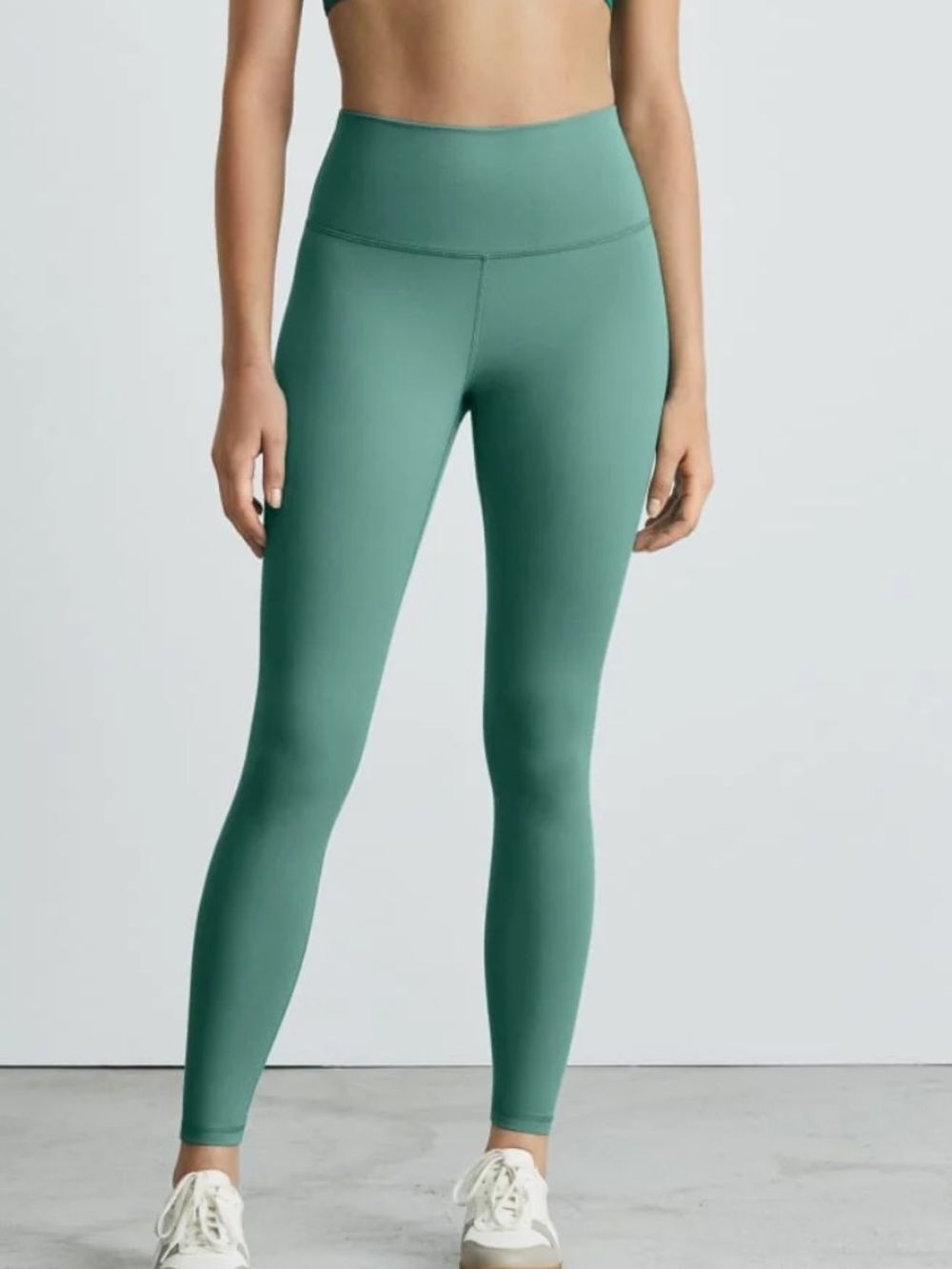 Everlane green Leggings perform size extra small
